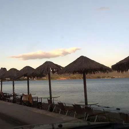 Liland Beachfront * Lefkandí