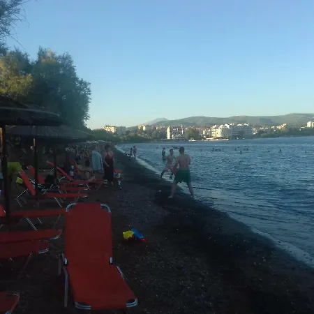 Liland Beachfront Apartman Lefkandí